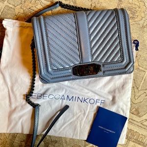 CHEVRON QUILTED SMALL LOVE CROSSBODY